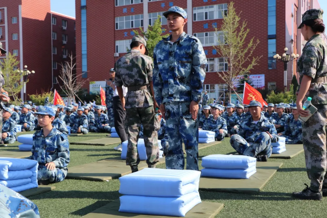 [图文]国防教育实拍（三）丨小方块大乾坤——叠军被大赛 第 11 张