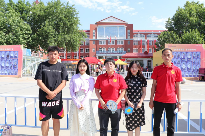 激情澎湃，共战高考——保定中恒高级中学高考送考名场面