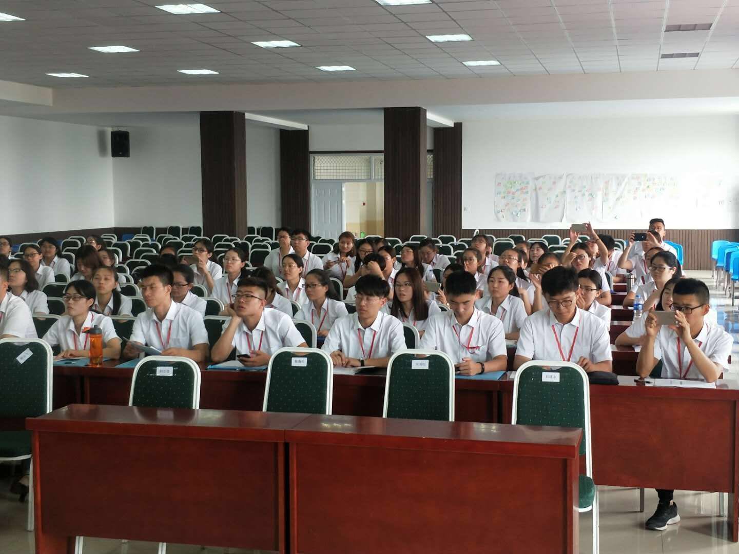 保定贺阳衡水一中高级中学教师培训大会