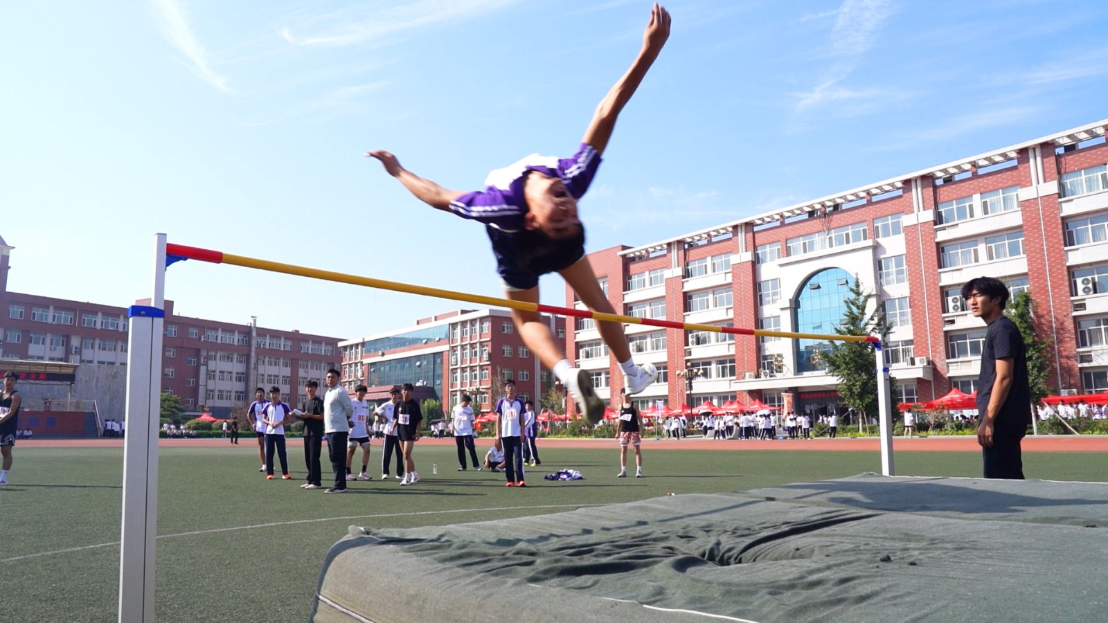 [组图]2025年9月29日-30日,保定贺阳高级中学第七届田径运动会隆重举行 第 5 张